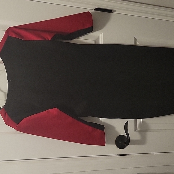 Gabby Skye RED and Black Business dress - Picture 3 of 3